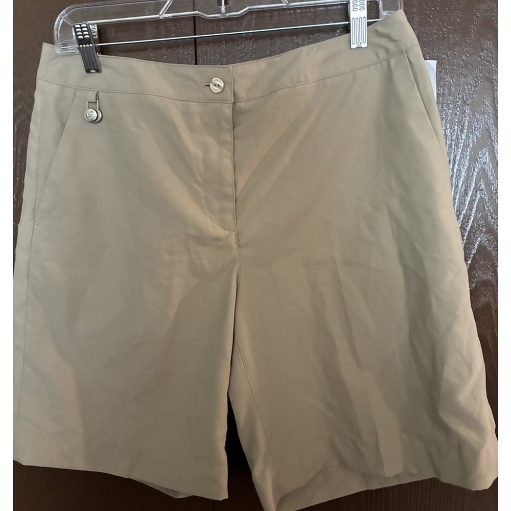 NWT Lizgolf Womens Beige Sits At Waist Flat Front Audra Casual Shorts Size 8